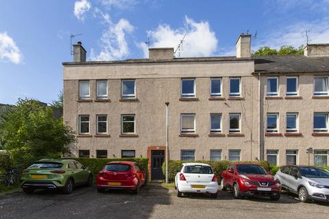 25/3 Redbraes Place, Edinburgh, EH7 4LH