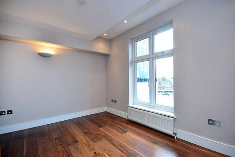1 bedroom flat to rent - Chiswick High Road, Chiswick, London, W4