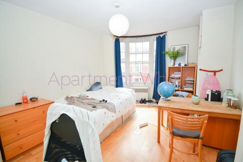 1 bedroom in a flat share to rent, Porchester Road    (Paddington), London, W2
