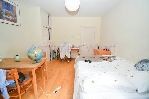 1 bedroom in a flat share to rent, Porchester Road    (Paddington), London, W2