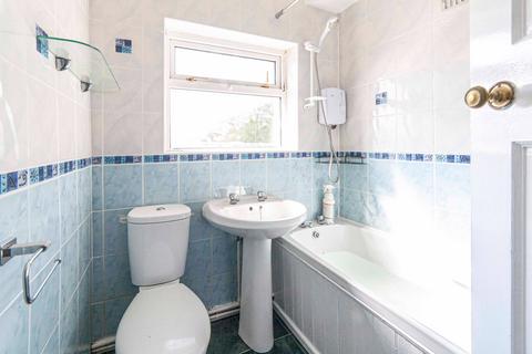 47 Parkgate, Chadderton, Oldham, OL9 0AW