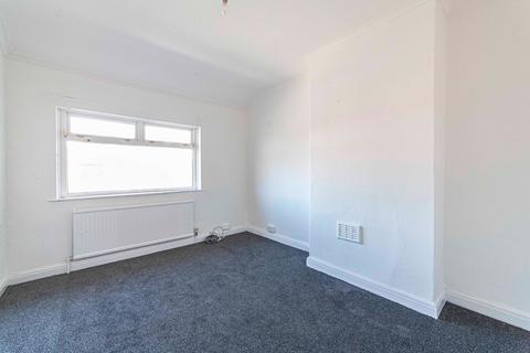 47 Parkgate, Chadderton, Oldham, OL9 0AW