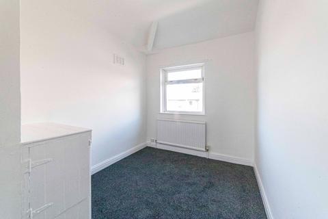47 Parkgate, Chadderton, Oldham, OL9 0AW
