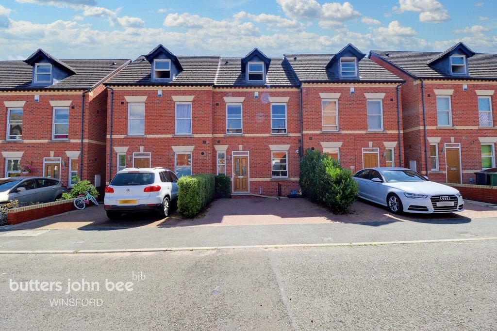 Weaver Grove, Winsford 3 bed townhouse for sale £190,000
