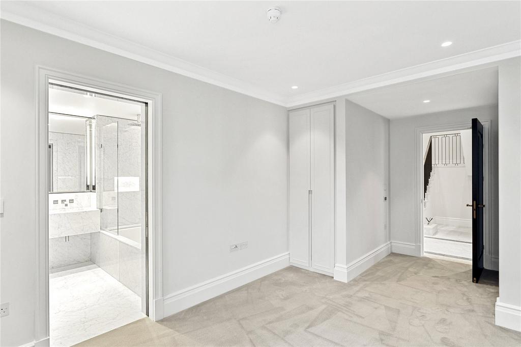 Apt 6, William St