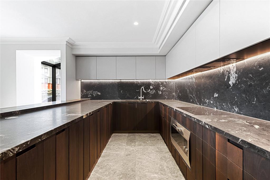 Apt 6, William St