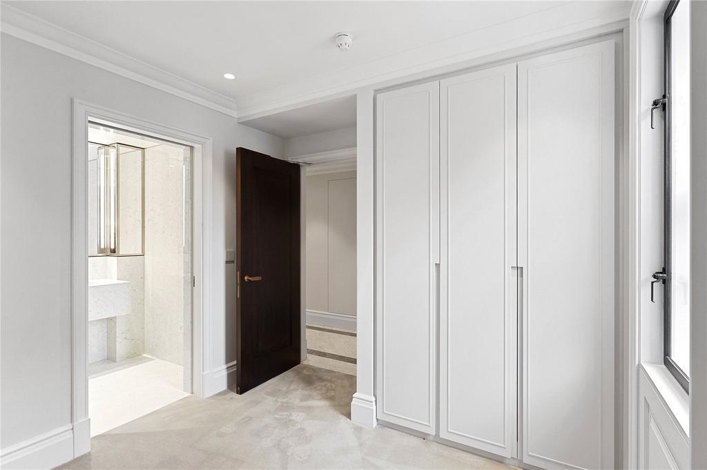 Apt 6, William St