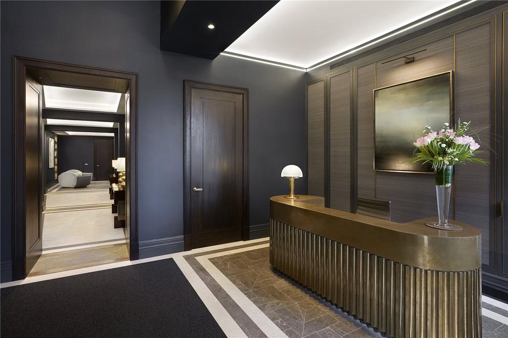 Knightsbridge Gate