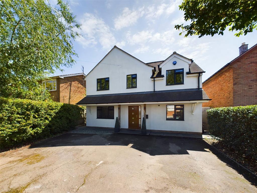 Cheltenham Road, Longlevens, Gloucester, GL2 4 bed detached house for
