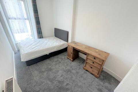 2 bedroom flat to rent, Hutcheon Street, City Centre, Aberdeen, AB25