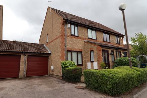 3 bedroom semi-detached house to rent, Bernstein Close, Browns Wood