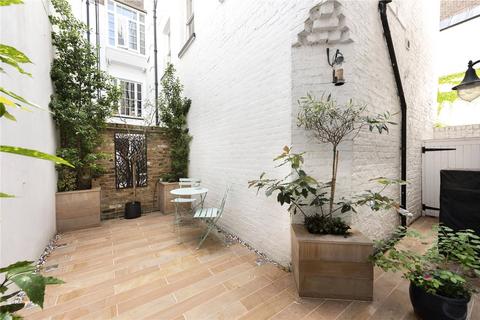 3 bedroom mews to rent, Richardsons Mews, London, W1T