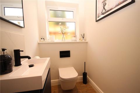 2 bedroom end of terrace house to rent, Cypress Road, Guildford, Surrey, GU1