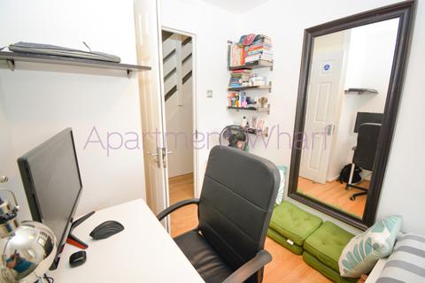 1 bedroom in a flat share to rent, Kiln Court, London, E14