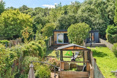 71 Boundary Road, Wooburn Green, High Wycombe, HP10 0DH