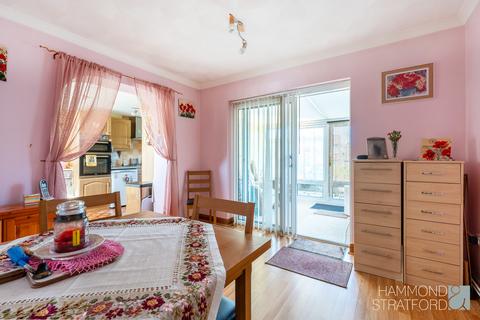 74 Clover Road, Attleborough, NR17 2JQ