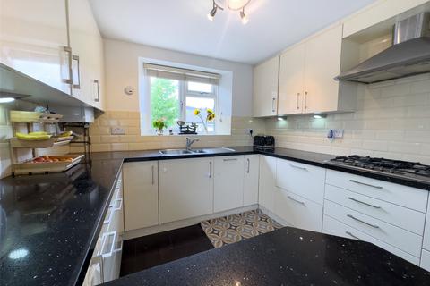 3 bedroom detached house to rent, Westcote Close, Witney, Oxfordshire, OX28
