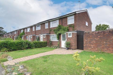 3 bedroom end of terrace house for sale - Spinney Way, St. Ives