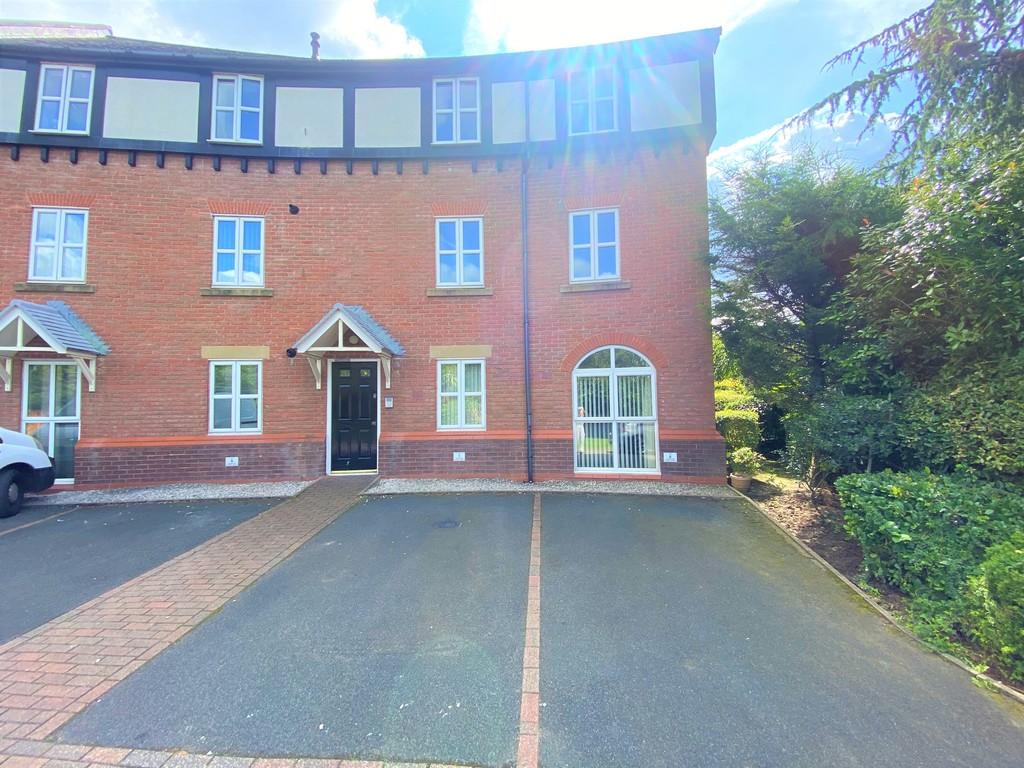 Cronton Farm Court, Widnes 2 bed apartment for sale £115,000