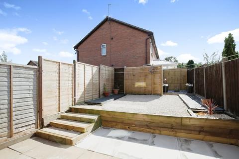 6 Barnsley Close, Atherstone, CV9 2DG