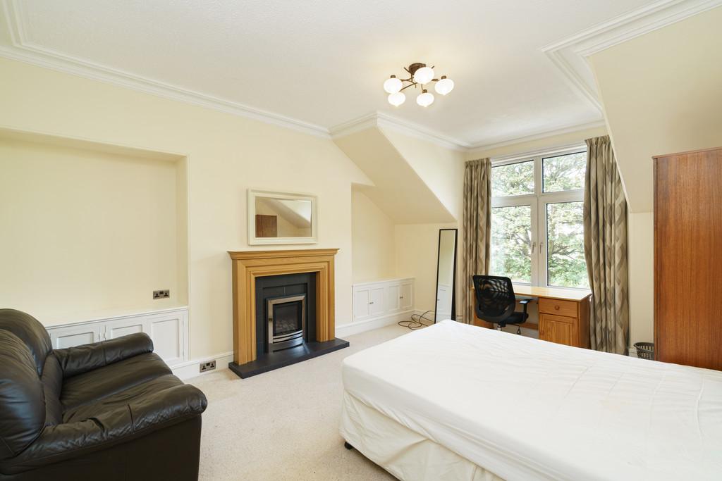 Leslie Terrace, Aberdeen 4 bed apartment to rent £1,275 pcm (£294 pw)