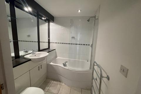 2 bedroom apartment to rent, *AVAILABLE NOW*MASSHOUSE PENTHOUSE