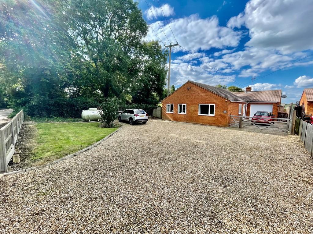 Roman Bank, Holbeach Bank 3 bed detached bungalow for sale £295,000