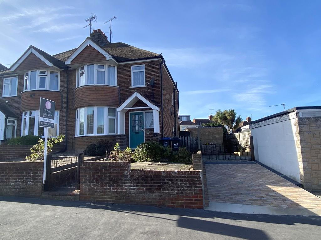 Nash Court Road, Margate 3 bed semidetached house for sale £340,000