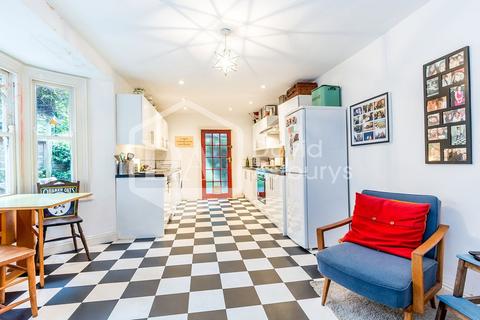 22 Raleigh Road, London, N8 0HY