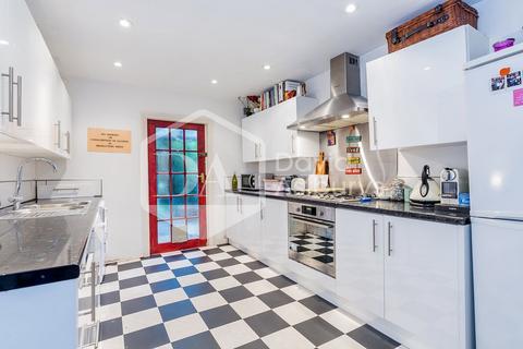 22 Raleigh Road, London, N8 0HY
