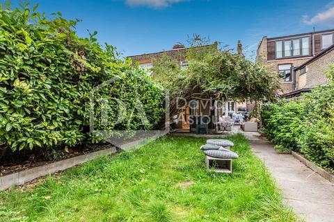 22 Raleigh Road, London, N8 0HY