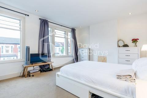 22 Raleigh Road, London, N8 0HY