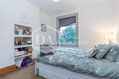 22 Raleigh Road, London, N8 0HY