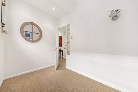 2 bedroom flat for sale, Rosemoor Street, Chelsea, London, SW3