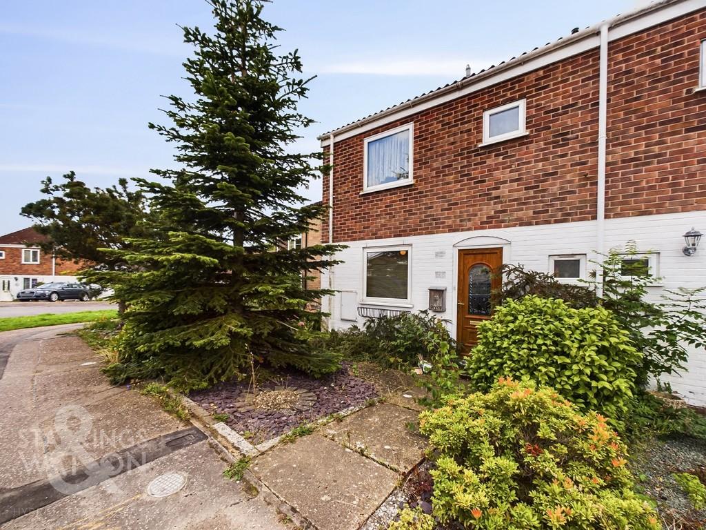 Blacksmiths Way, Old Catton, Norwich 3 bed terraced house £185,000