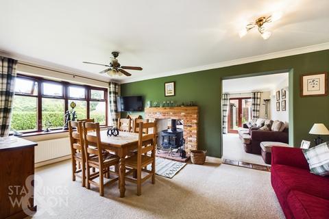 4 bedroom chalet for sale, Thorpe Road, Haddiscoe, Norwich