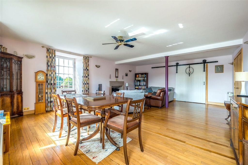 Living/Dining Room