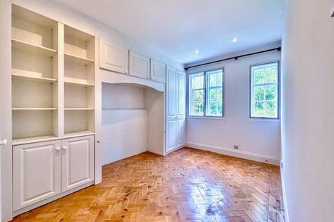 undefined, Addison Way, Hampstead Garden Suburb, NW11