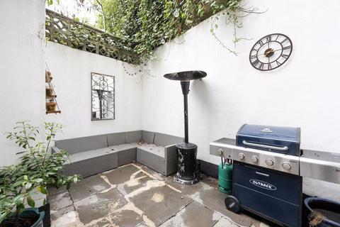 3 bedroom maisonette to rent, Royal York Crescent, Clifton, BS8