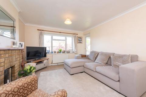2 bedroom property to rent, Betley Court, Walton-On-Thames