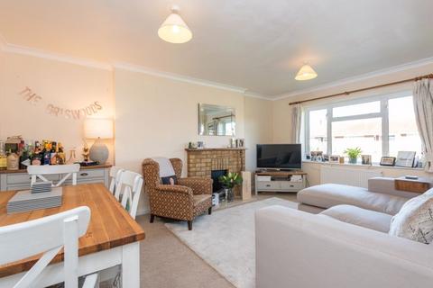 2 bedroom property to rent, Betley Court, Walton-On-Thames
