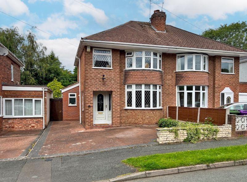 Scott Avenue, PENN 3 bed semidetached house for sale £290,000