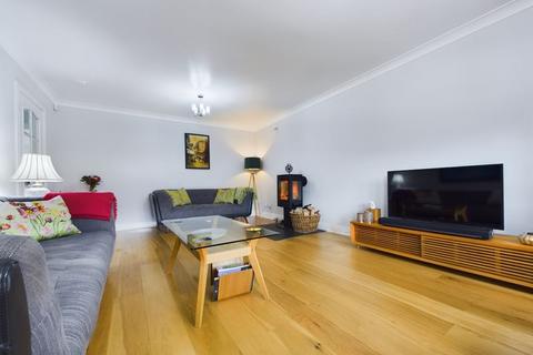 5 bedroom detached house for sale - 8 Woodilee, Broughton