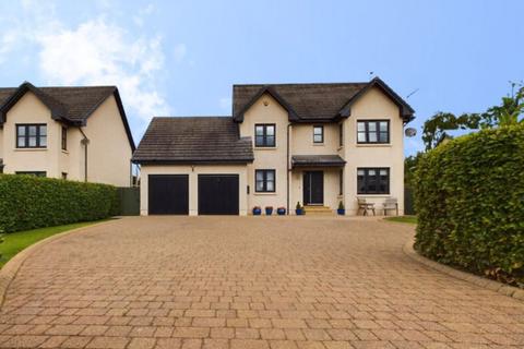 5 bedroom detached house for sale - 8 Woodilee, Broughton