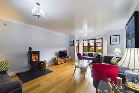 5 bedroom detached house for sale, 8 Woodilee, Broughton