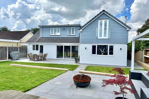 4 bedroom detached house for sale, Highfield Road, Corfe Mullen, BH21