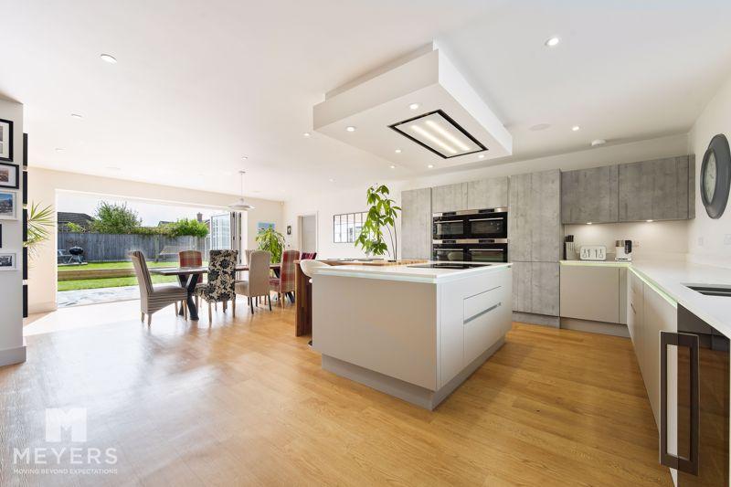 Highfield Road, Corfe Mullen, BH21 4 bed detached house for sale £825,000