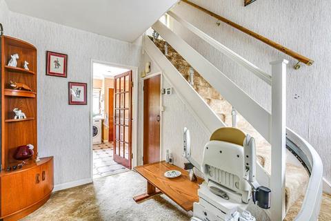 53 Elmfield Way, South Croydon, CR2 0EJ