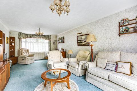 53 Elmfield Way, South Croydon, CR2 0EJ