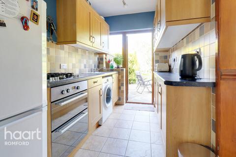 8 Crow Lane, Romford, RM7 0ED